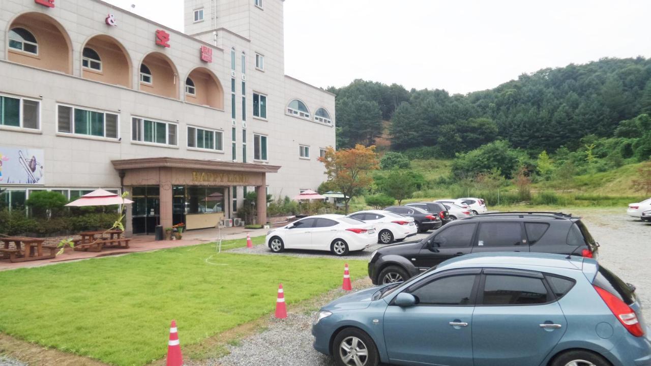 Hongcheon Resortel Экстерьер фото