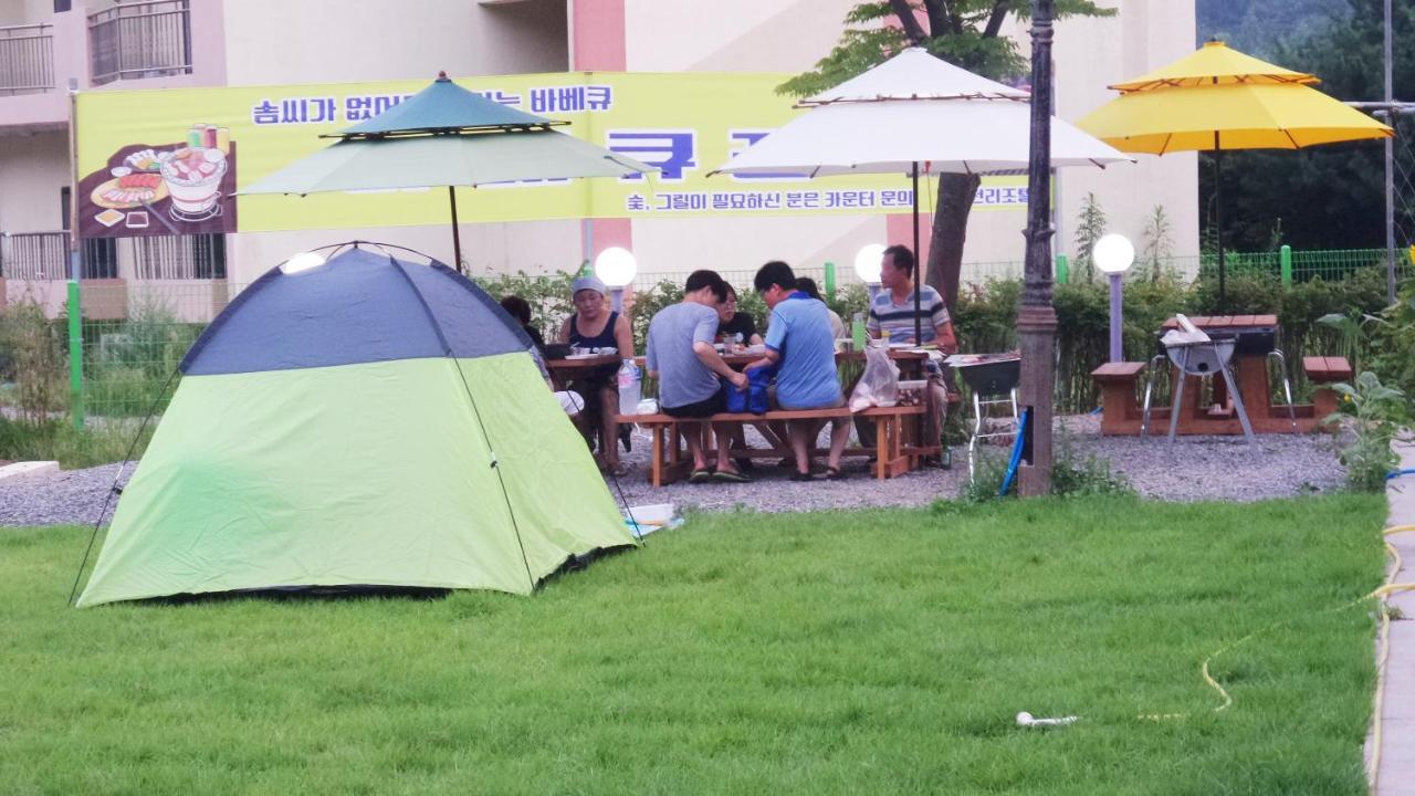 Hongcheon Resortel Экстерьер фото