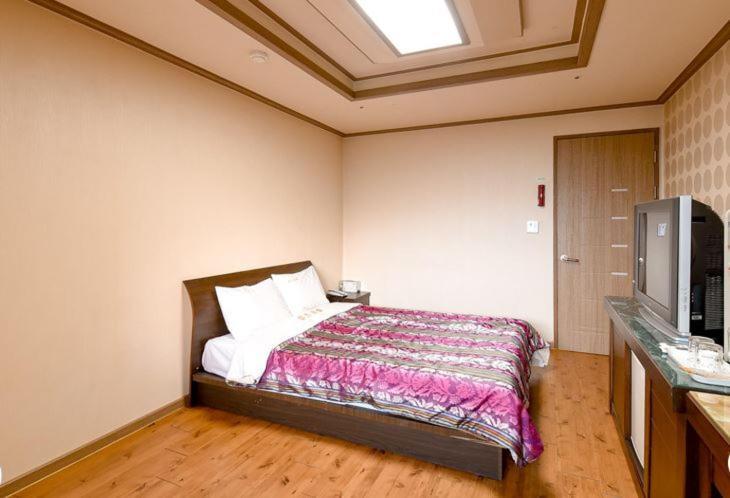 Hongcheon Resortel Экстерьер фото